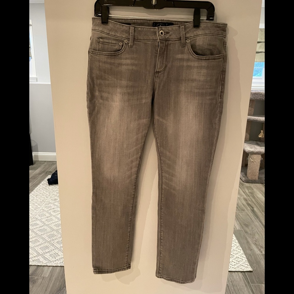 Lucky Jeans. Size 8/29. Style Lolita Skinny.